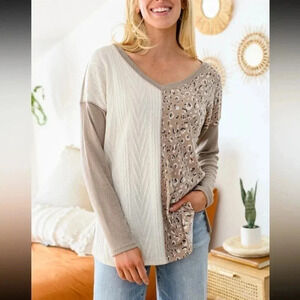 7th Ray | Boutique | Animal Print Long Sleeve Top - Size Medium